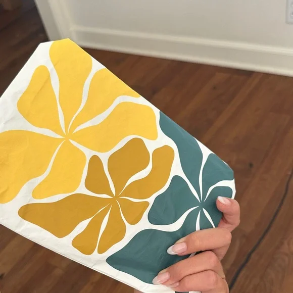 ALOHA Collection Leaf Print Pouch - Picture 3 of 3